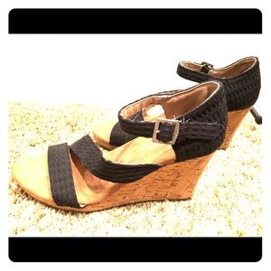 Tom’s Wedges Black 7 LIKE NEW!